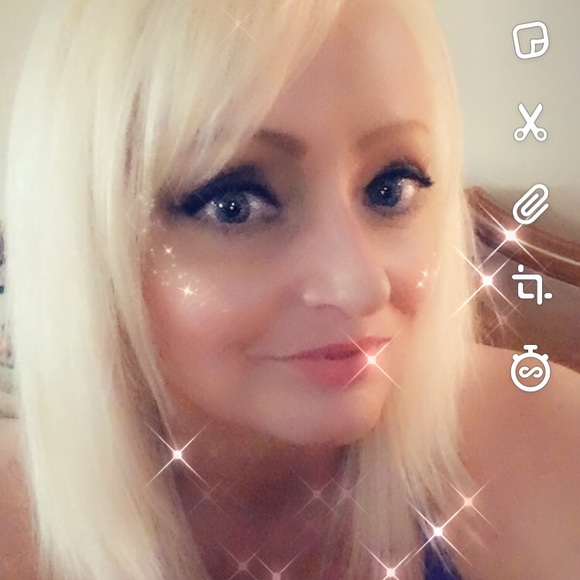 Meet your Posher, Brenda - Picture 2 of 3